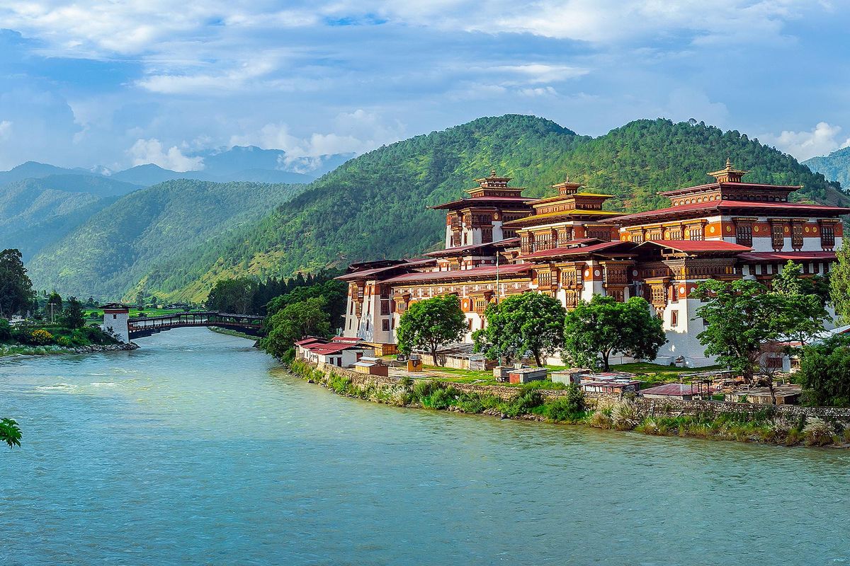 Bhutan travel package - Paro, Thimphu, Punakha, Bumthang, phobjikha - Orange Holidays